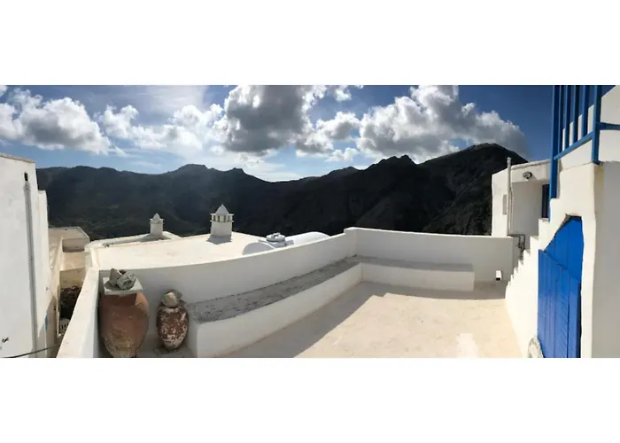 Camaraki Castle House , Chora *